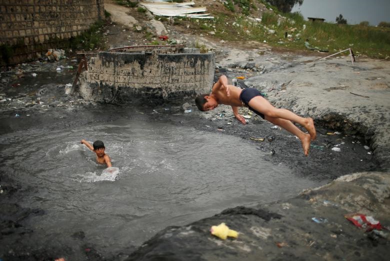 تصاویر | بازگشایی چشمه‌های آب گرم در جنوب شهر جنگ‌زده موصل
